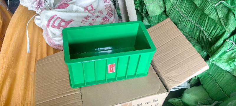 塑料建筑配件，试模，垫块，堵头，电缆挂钩（第 8 张）