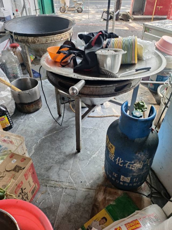出售，活面机，压面机，保温台，热水桶，蒸包子笼灶，大锅菜大锅3个，灶3个，快餐桌（第 7 张）