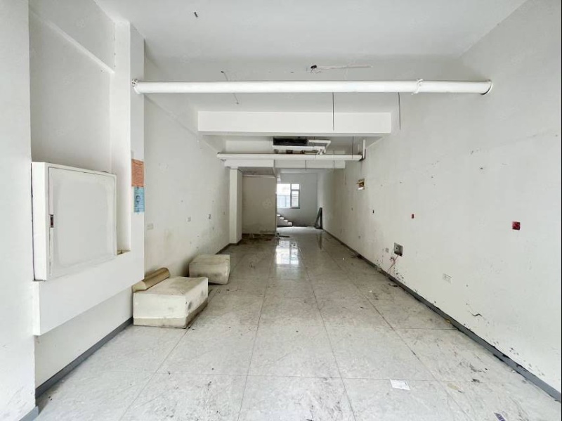 出售海乐东方临街门市
面积：136平
实得面积200平
出售：价格私聊
房租：3（第 1 张）