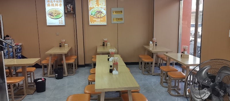 因个人原因，产业城小吃街板面店转让，目前正常营业中，盈利状态，位置绝佳，可以来店（第 3 张）