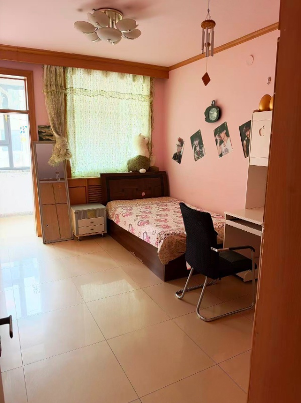 房屋出租🏠
叮咚～房东直租
🏡三室一厅，明亮宽敞
🏠家具齐全，拎包入住
�（第 5 张）