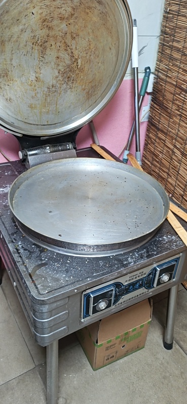 转让饭店用具和烙大饼的饼称，压面机等等，（第 1 张）