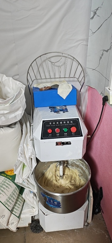 转让饭店用具和烙大饼的饼称，压面机等等，（第 3 张）