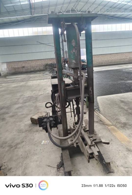 出售一台压勾机器 做地脚用 七字地脚 7.0电机 插电
通油路即用带砂轮机190（第 3 张）
