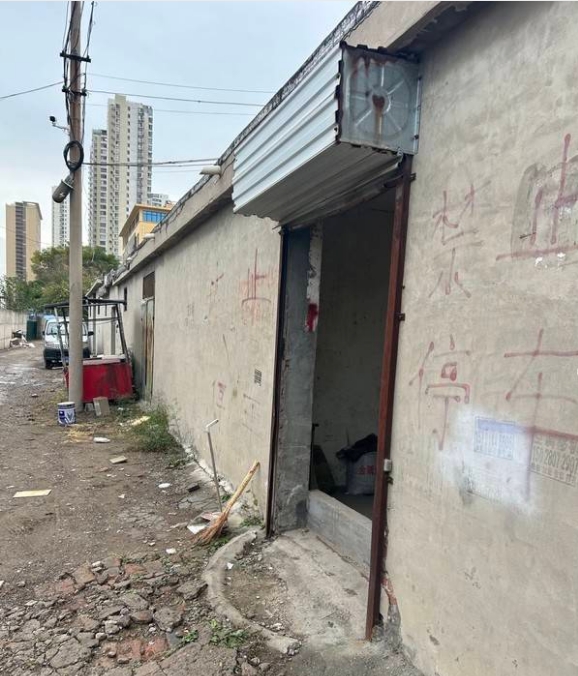 星城国际附近，独院出租，700，位置好，免费停车场，水费物业费免费。 独门独院，（第 2 张）