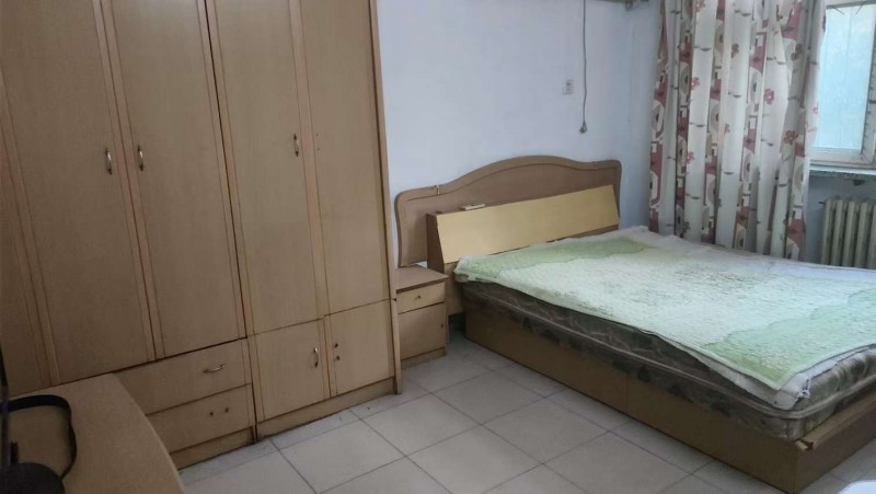 出租中华北大街与果园路交叉口，电杆厂家属院，3楼，2室一厅一卫69平方，家具家电（第 2 张）