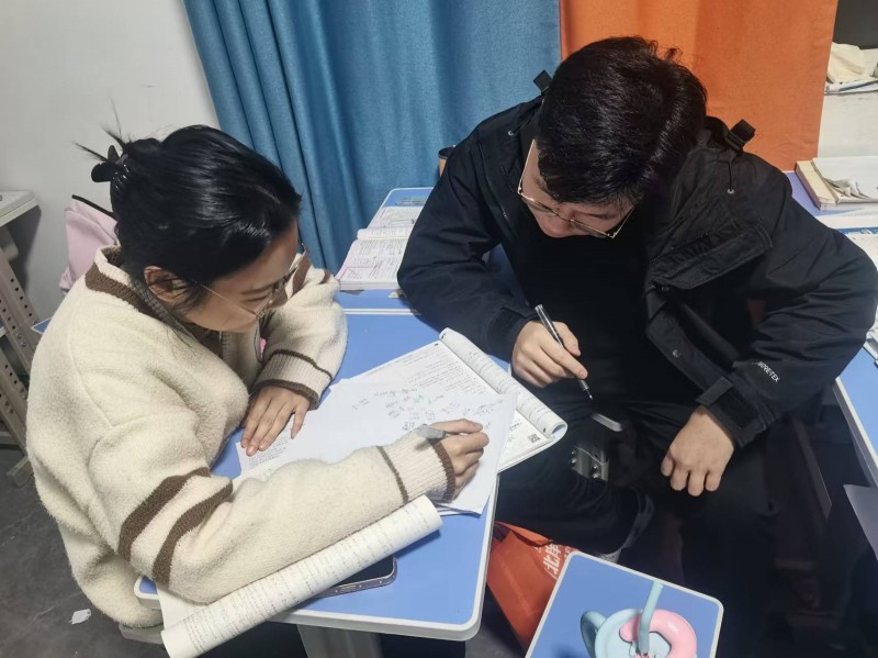 文硕教育寒假班招生啦
名师辅导，优秀的师资力量，因材施教
根据学生特点制定专（第 2 张）
