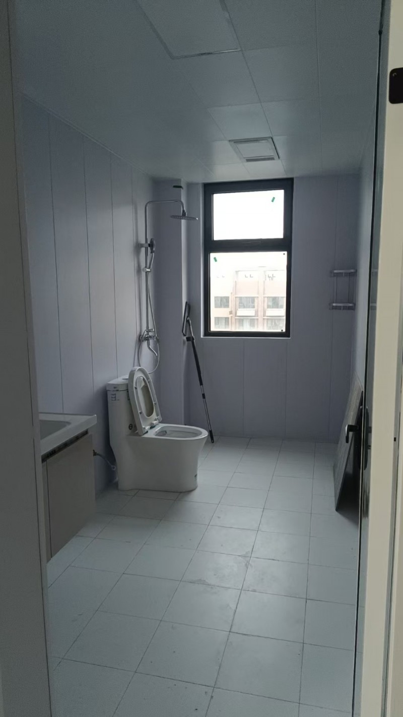 出租住房
邯郸市丛台区锦尚龙城 
三室两厅两卫，3个空调冰箱热水器都有，天然（第 8 张）