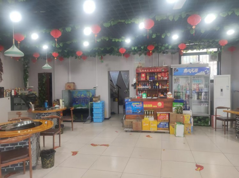 启信建材城经营中东北铁锅炖 
『店铺位置』：滏园街天水小区底商 
『店铺面积（第 1 张）