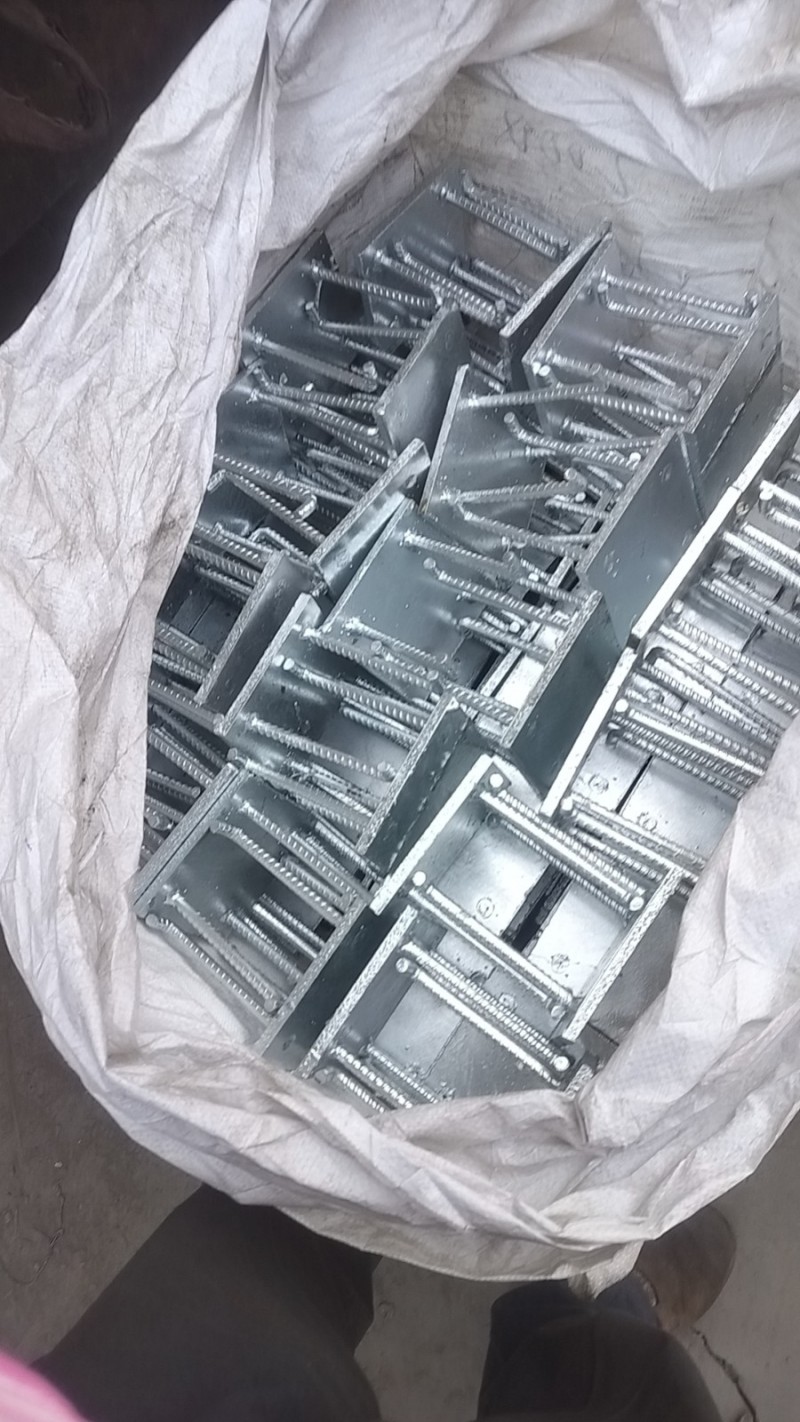 本厂承接各种异型件焊接加工，各种金属制品加工，地脚螺栓预埋板，电力金具，建筑配件（第 2 张）