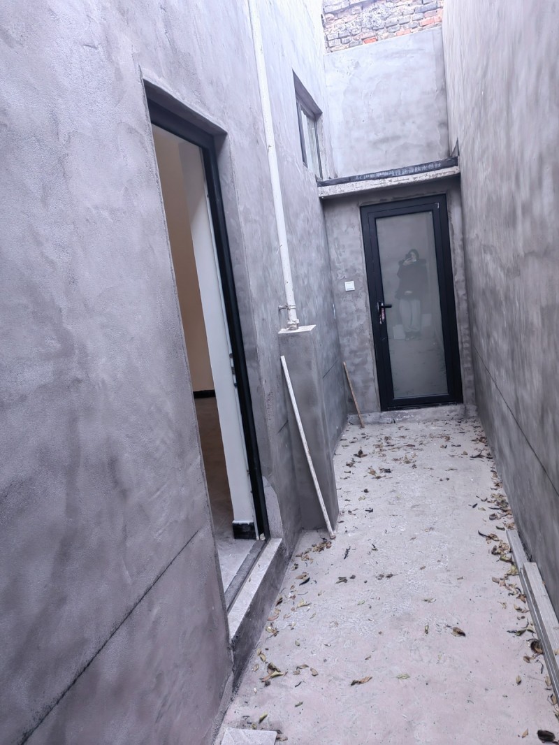 出租门市：位于施庄村卫生院往东100米艾玛电车斜对面，门市使用面积70平米，另有（第 4 张）