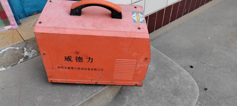 邯郸码头，一台焊机380V400的焊机。有需要的朋友联系，给钱就卖。（第 1 张）