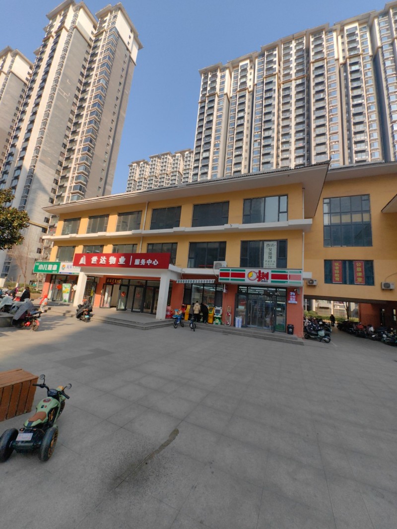 锦绣江南北区院内办公楼三楼，大概700平方可分租，价格便宜空间大！支持一切项目！（第 1 张）