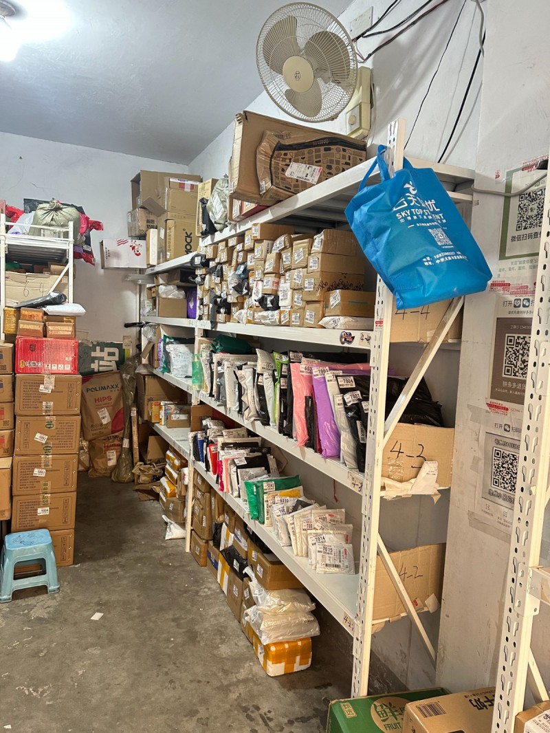 转让渚河路金桥小区营业中快递驿站！成熟小区住户多，客源稳定，对面是二十七中学，西（第 3 张）