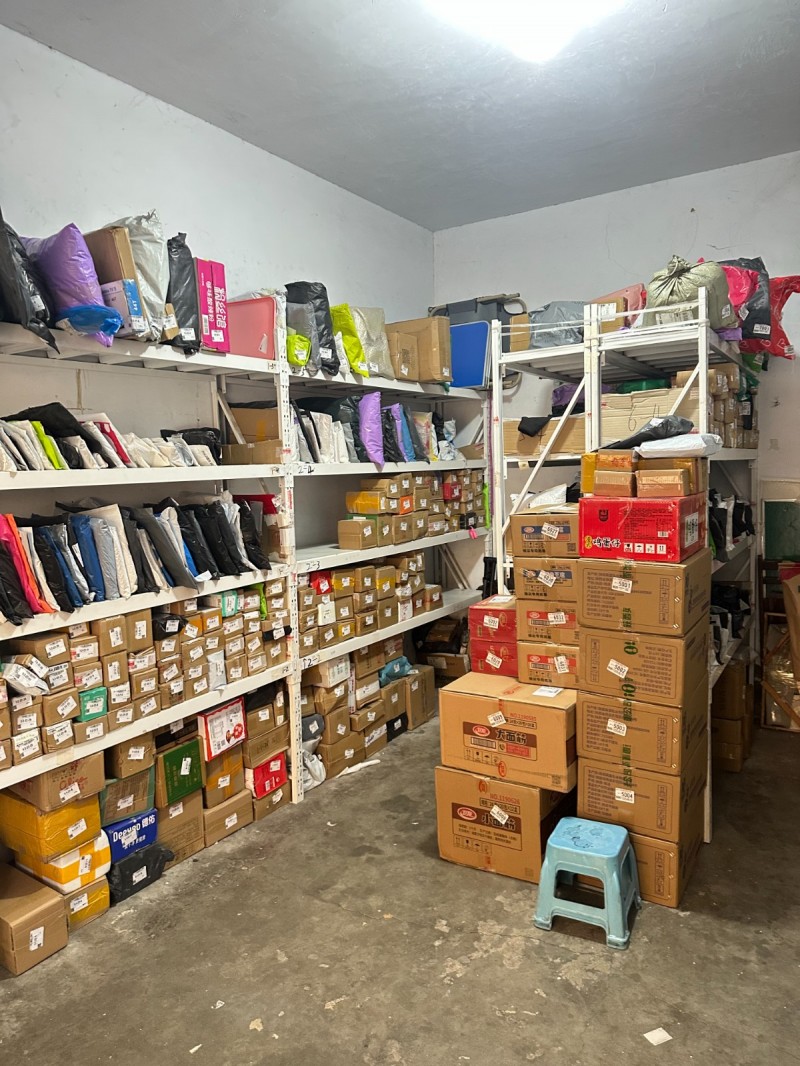 转让渚河路金桥小区营业中快递驿站！成熟小区住户多，客源稳定，对面是二十七中学，西（第 4 张）