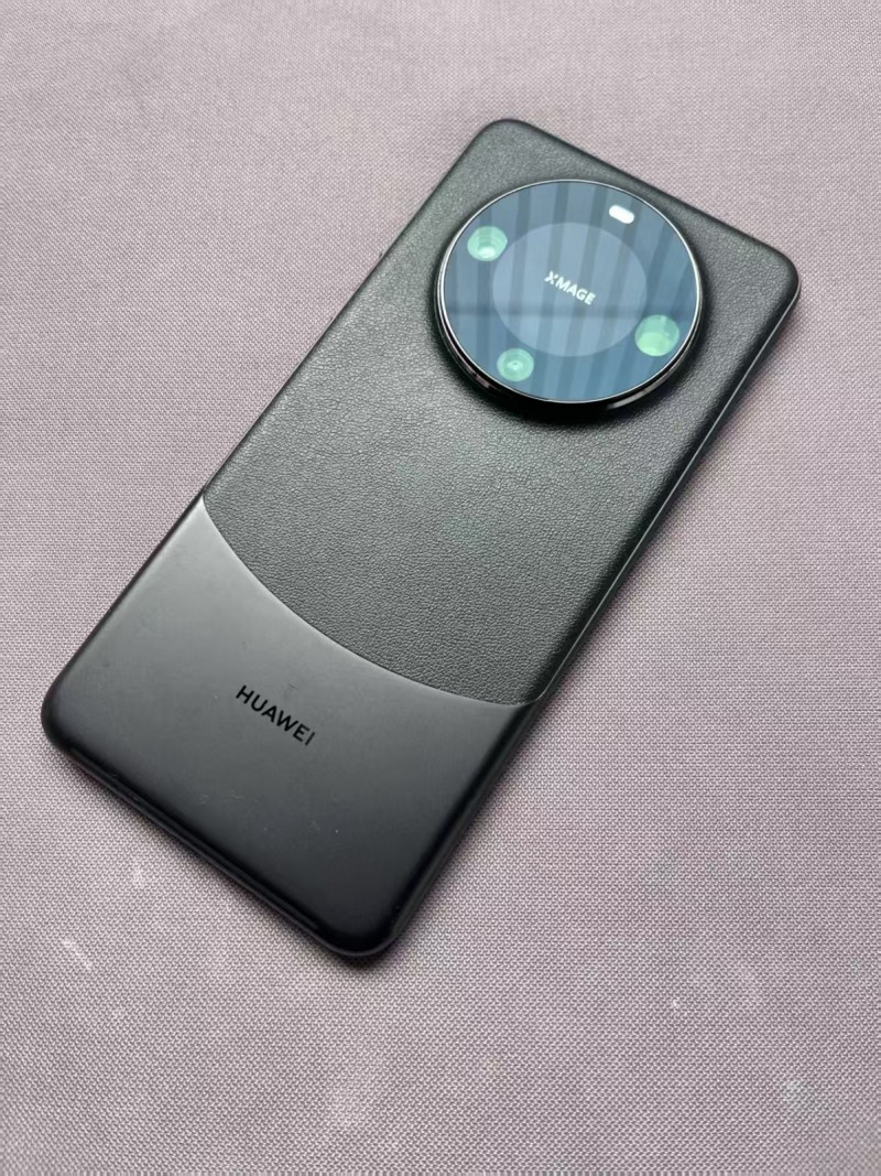 出一台华为Mate60Pro256，黑色，个人一手，无磕碰划痕，靓机，电池99，（第 1 张）