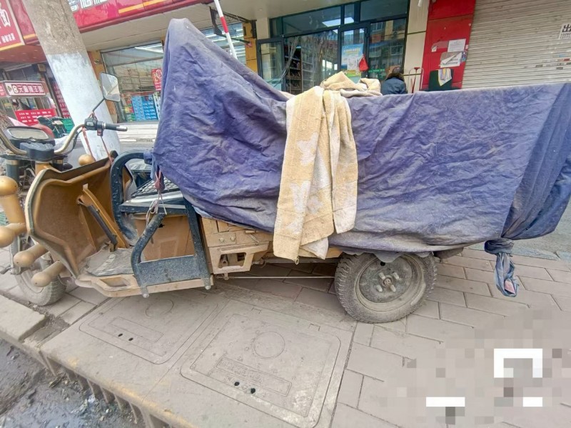 欧彭三轮车，中型的，车厢1.6米不大不小正好，没有任何坏的地方，很好骑，现在不干（第 2 张）