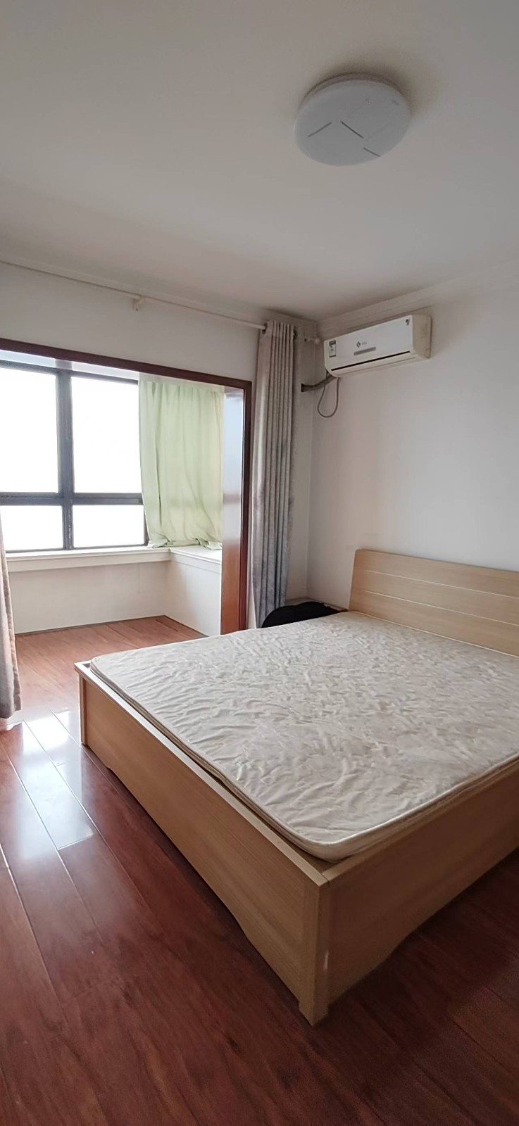 出租东柳大街阳光领地小区，房子采光好，家电优质，干净通透，小区环境优雅，周围设施（第 3 张）