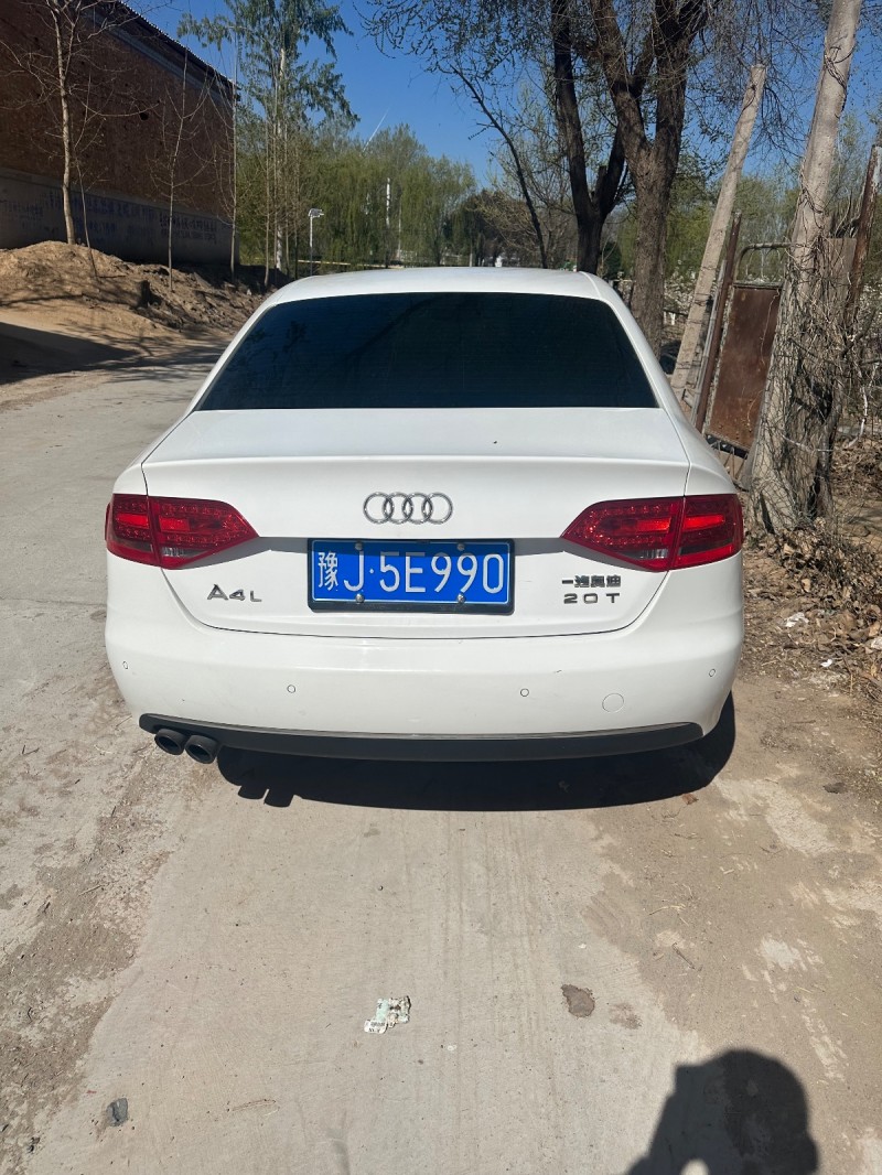 12年的奥迪a4，最高配过户车，车况精品申车保险齐全，必须过户二万大几（第 3 张）