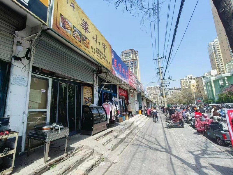 邯山区怡园街光明小学西侧小吃店转让 ，20平纯一层 ，1600/月 。店内设施设（第 3 张）