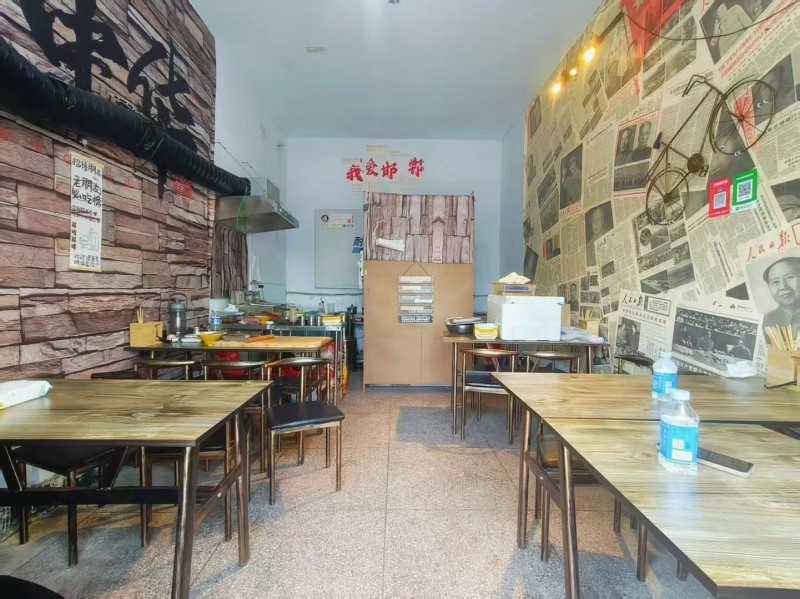 邯山区怡园街光明小学西侧小吃店转让 ，20平纯一层 ，1600/月 。店内设施设（第 5 张）