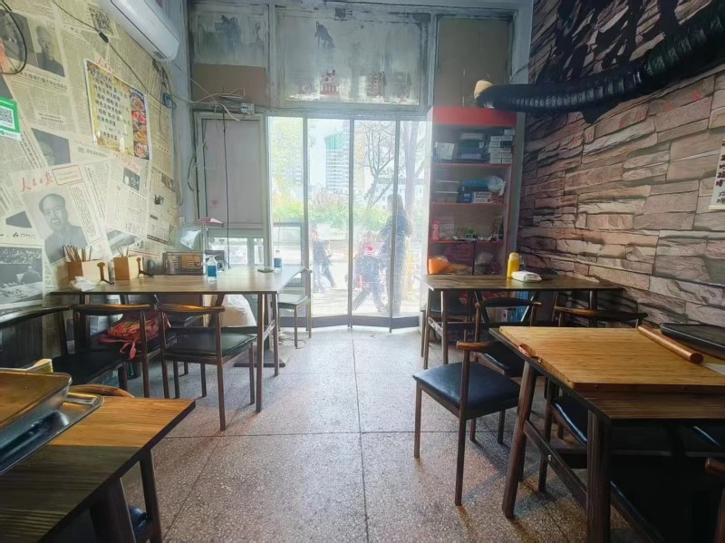 邯山区怡园街光明小学西侧小吃店转让 ，20平纯一层 ，1600/月 。店内设施设（第 6 张）