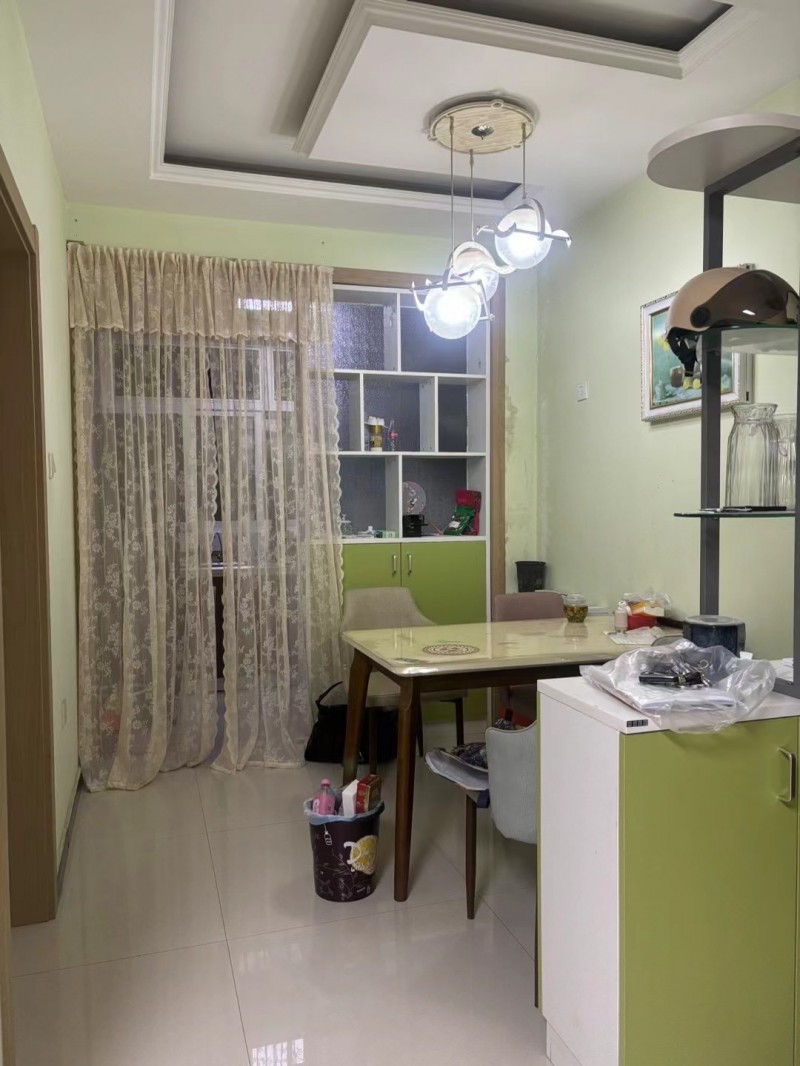 出租锦都花园二楼90平精装修，带家具及阳面大车库，不是中介，有意向可以联系，（第 3 张）