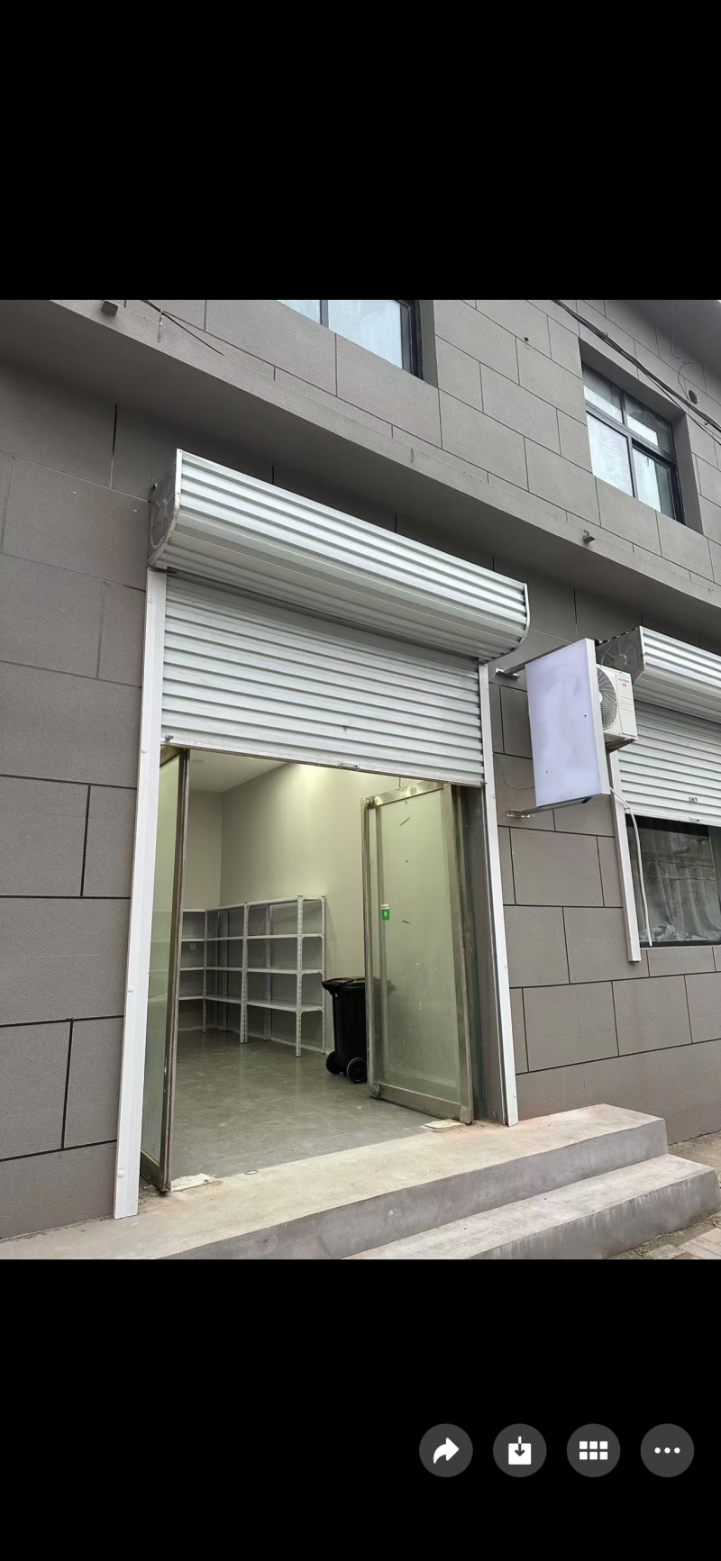20平方左右，单间带有卫生间洗浴，适合做个人工作室或者住房外卖店都可以。有兴趣的（第 1 张）