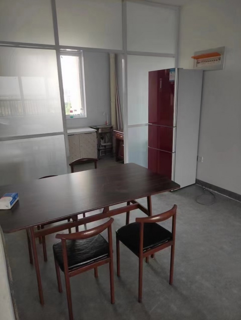 出租：阳光城三室两厅一厨两卫，精装拎包入住，全套家具家电，年租一万一（第 2 张）