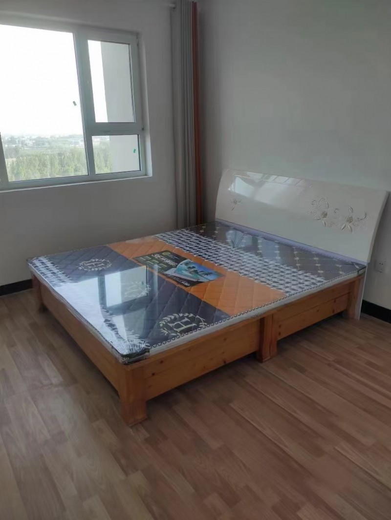 出租：阳光城三室两厅一厨两卫，精装拎包入住，全套家具家电，年租一万一（第 3 张）