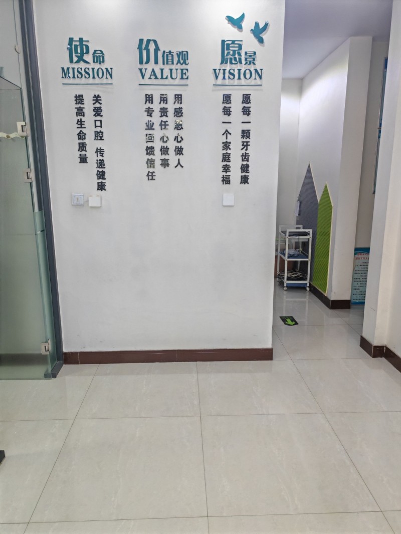 东柳大街临街商铺出租，紧邻美乐城商区，交通便利，经营项目不限。空置出租。详情面谈（第 1 张）