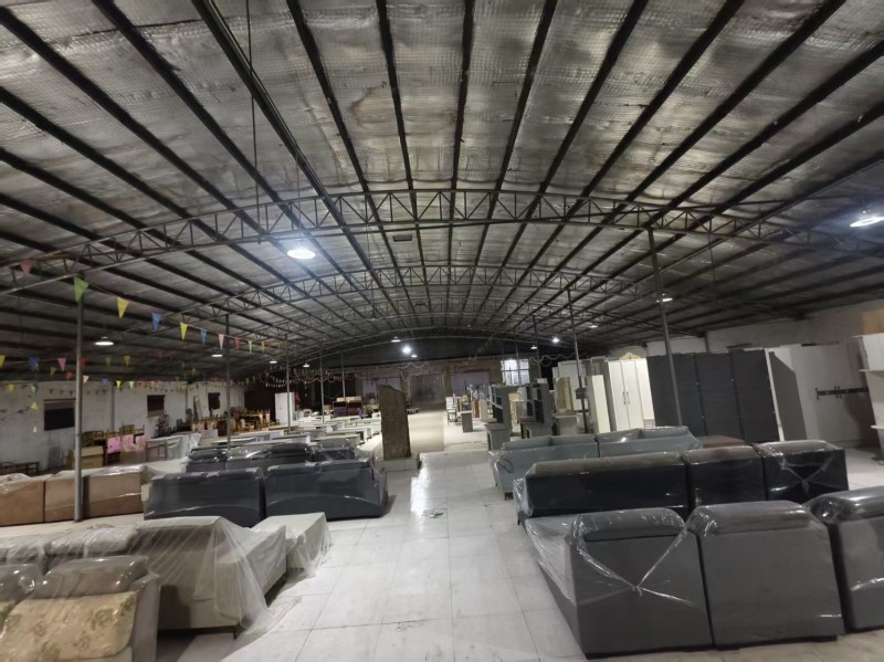 厂房仓库出租孟张庄小学村南，紧邻路边，停车方便，现在家具城不干了，对外出租，12（第 2 张）