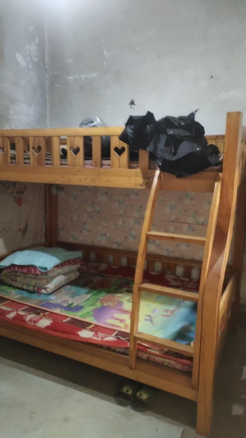 房屋出租：A邱县育新街邮电局北200米有北屋2大间，空调，水电齐全，床，衣柜，橱（第 9 张）