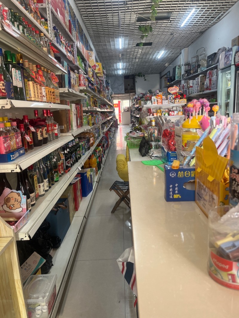 因店主身体原因不得已转让邯山区万浩家园底商营业中超市，面积78平，房租2200元（第 8 张）