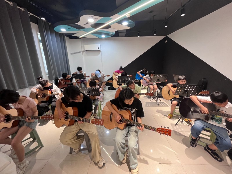 谣之音琴行暑假班招生开始啦，开设架子鼓课，电吉他课，木吉他课，招收5周岁以上儿童（第 3 张）