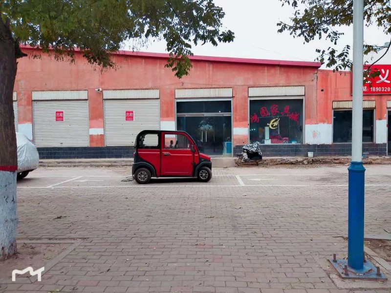 店铺占地面积约500平米以上，地理位置也很优越，对面是肥乡镇第四实验小学，北边紧（第 4 张）