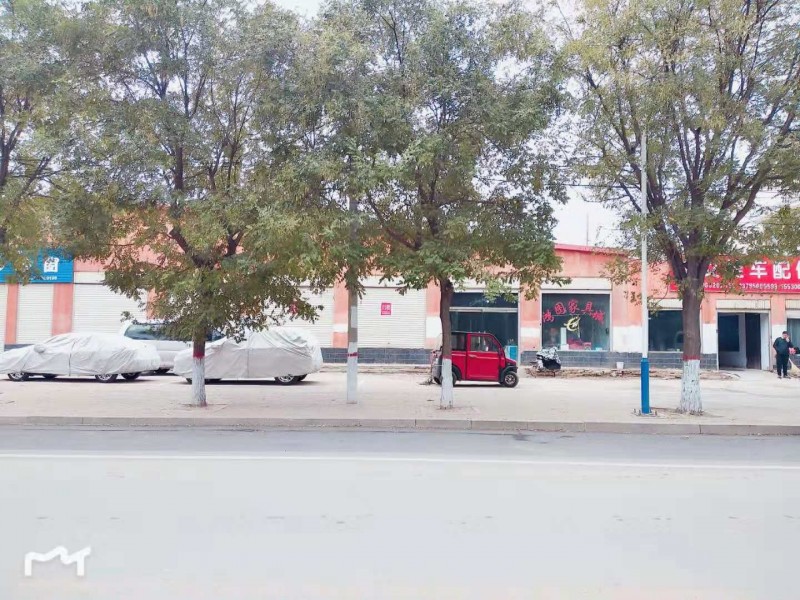 店铺占地面积约500平米以上，地理位置也很优越，对面是肥乡镇第四实验小学，北边紧（第 6 张）