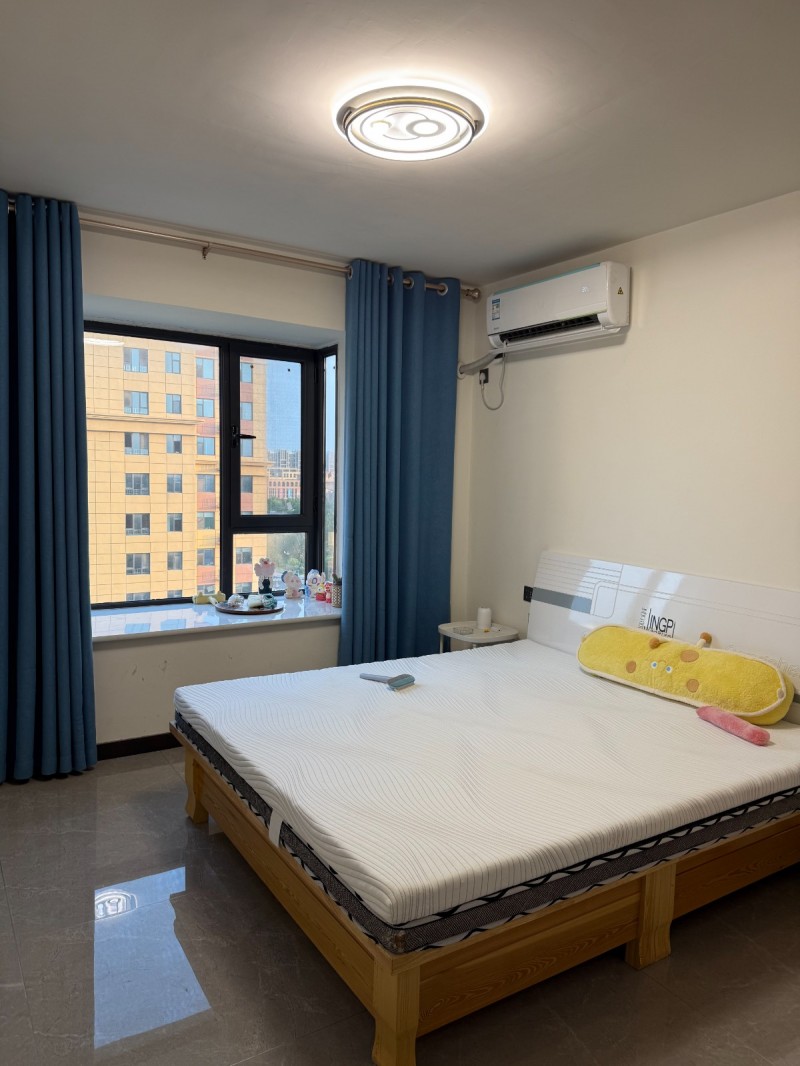 出租万浩御城新房，精装修，地砖，空调，沙发、床等家具俱全，电话（第 2 张）