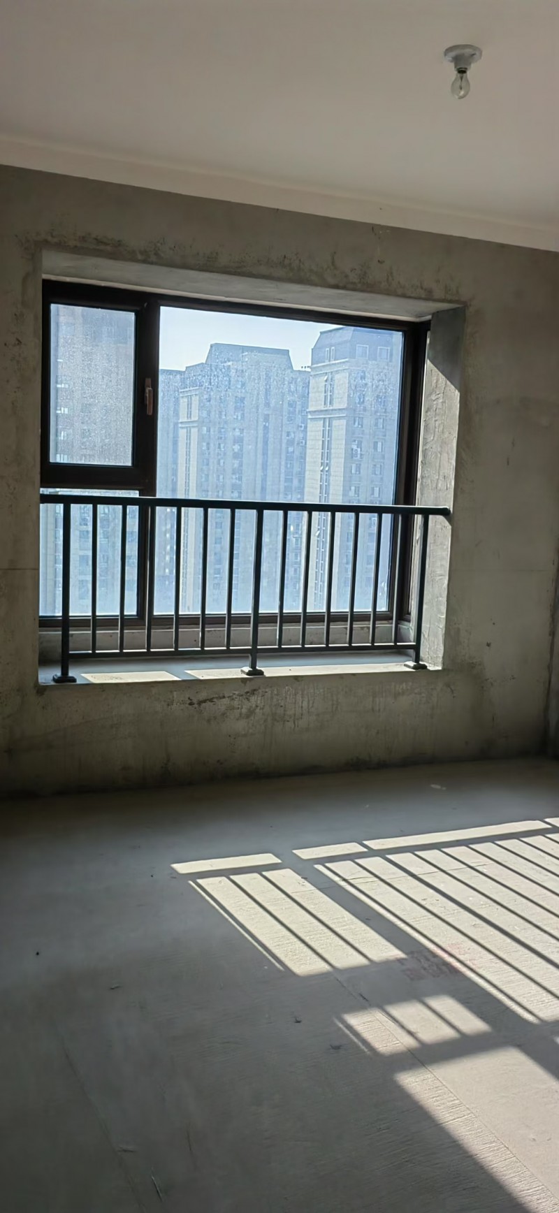 出售：邯郸东区春华秋实竹园，小高层，一梯一户，三室两厅两卫，140平米。学校配套（第 1 张）