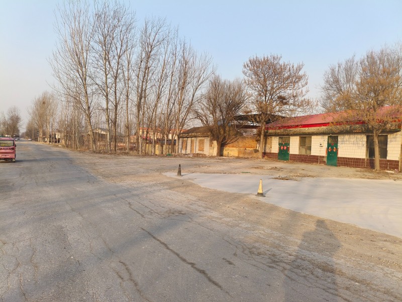 邱县西环贺卜桥西500米路北，房屋出租，交通便利，可商可住，前后有院儿，房租不高（第 2 张）