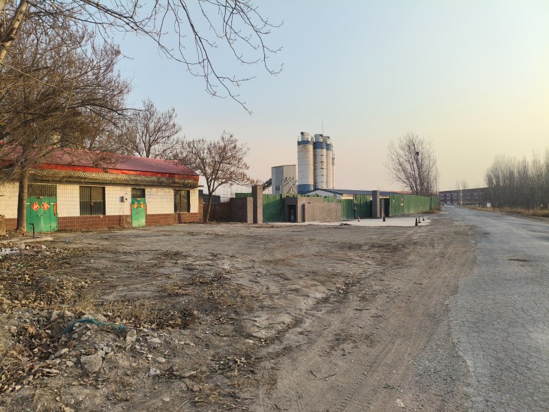 邱县西环贺卜桥西500米路北，房屋出租，交通便利，可商可住，前后有院儿，房租不高（第 3 张）