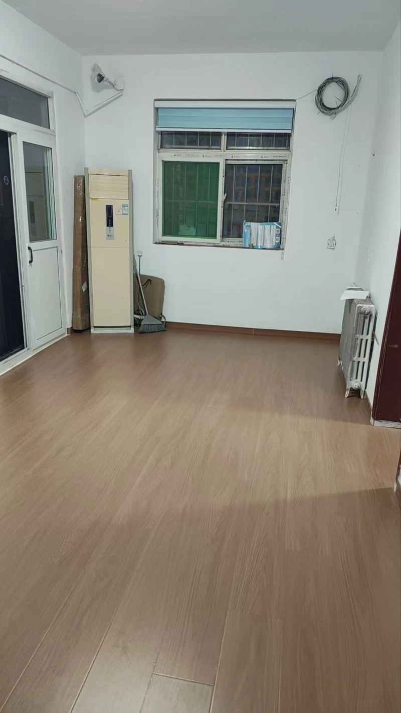 丛台公园南门，门市转让33平，有意者电话联系，非诚勿扰。（第 1 张）