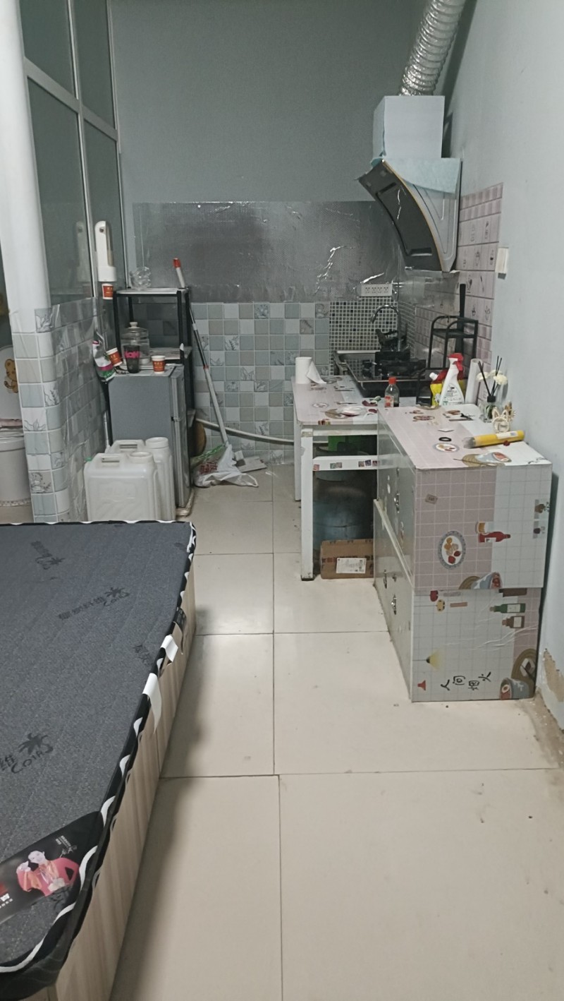 出租出售：邱县滨河花园车库能住，房租便宜（第 3 张）