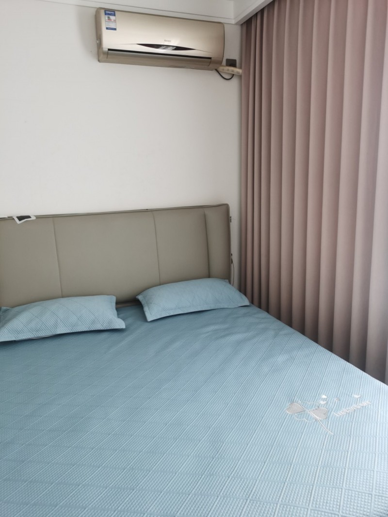 个人房屋出售，肥乡区隆福花园，好楼层三室两厅精装修58万中介勿扰（第 1 张）