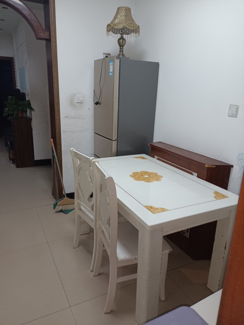 乾城花园家具家电齐全具，有网线，拎包住（第 2 张）