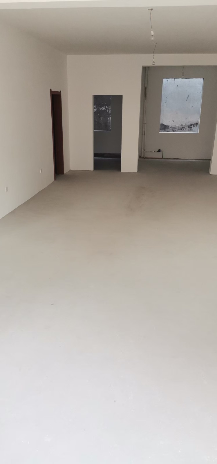 出租西街小学和老一中附近，民房一楼120平，带院子适合做小加工厂毛绒玩具、仓库和（第 1 张）