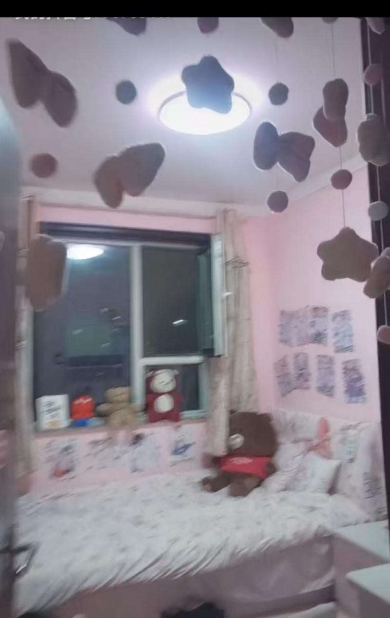 出租圣润豪庭小区三室两厅两卫，设备齐全 拎包入住，价格美丽（第 1 张）