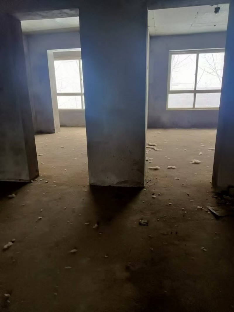 出售十里铺新民居小区楼房，户型明亮，地理位置好，三楼毛胚房无电梯，价格优惠（第 1 张）