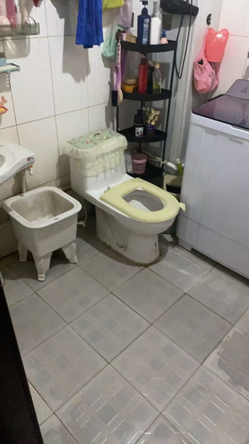 出租，北平苑小区5楼2室两厅一卫，精装修家具家电齐全，拎包入住。（第 1 张）