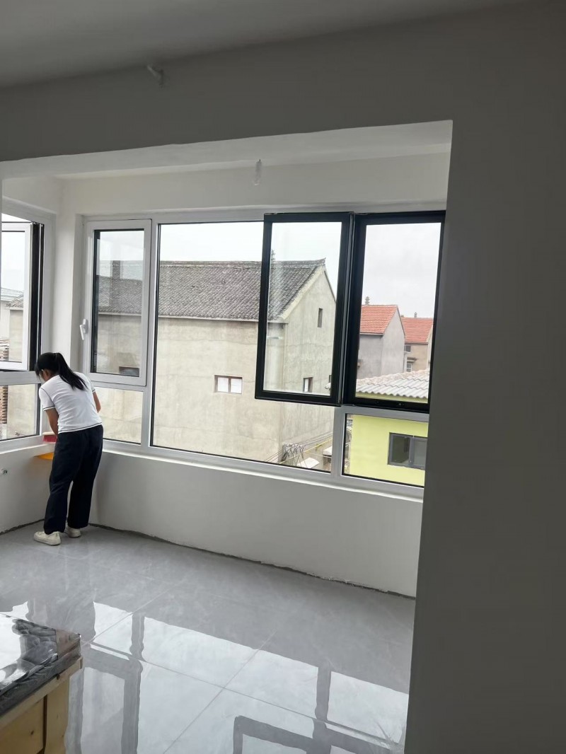 新建一套自建房一套，有三室两厅一厨一卫，有两室两厅一厨一卫，有独立小院，方便停车（第 3 张）
